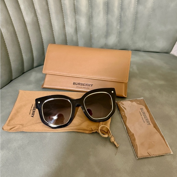 Burberry Vintage Black and Gold Sunglasses New main image 8